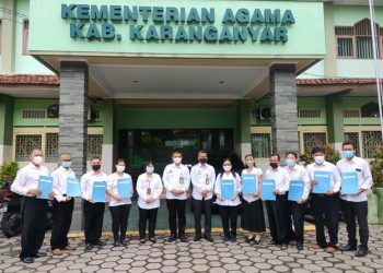 Terima SK, 10 Penyuluh Agama Kristen Dihimbau Untuk  Melaksanakan 4 Fungsi Kepenyuluhan