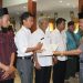 Kepala Kemenag Sampaikan Bantuan Baznas