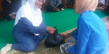 Giliran Penyuluh Agama Islam Honorer Adakan Bakti Sosial