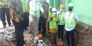 MAN 1 KARANGANYAR LAKSANAKAN GROUND BREAKING