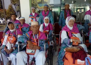 Lima Calhaj Karanganyar Pakai Kursi Roda