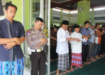 Warga Karanganyar Shalat Gaib Doakan Muslim Rohingya