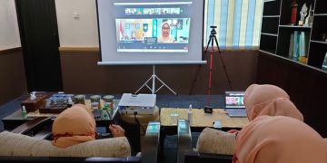 DWP Kemenag Karanganyar Zoom Meeting Bersinersi, Berbagi Rezeki, Mengembalikan Energi