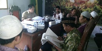 KUA Jatiyoso gelar pertemuan dengan tokoh agama