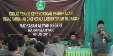 Kakanwil Tutup Diklat Pembekalan Kepala Laboratorium Madrasah