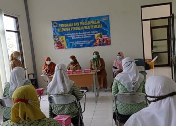 PAIF Jumantono  Dampingi Jamaah Majelis Taklim Dalam Pelatihan Olahan Ikan Abon dari Lele