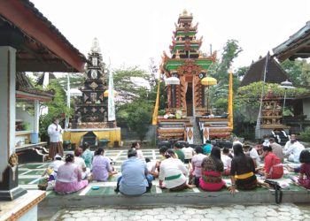 Umat Hindu Karanganyar Merayakan Hari Raya Saraswati