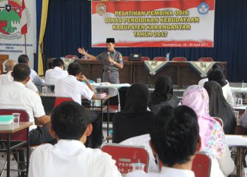 Pembina OSIS Miliki Peran Dalam Menangkal Paham Radikal