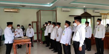 Kepala Kankemenag Karanganyar Lantik Kepala KUA dan Kepala TU