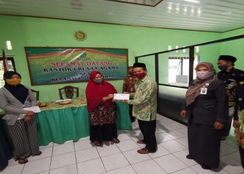 PAIN KUA Jumantono Berikan Bantuan Modal Usaha Untuk Pedagang Kaki Lima