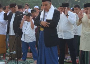 Kakankemenag Karanganyar Jadi Imam Sholat Ied